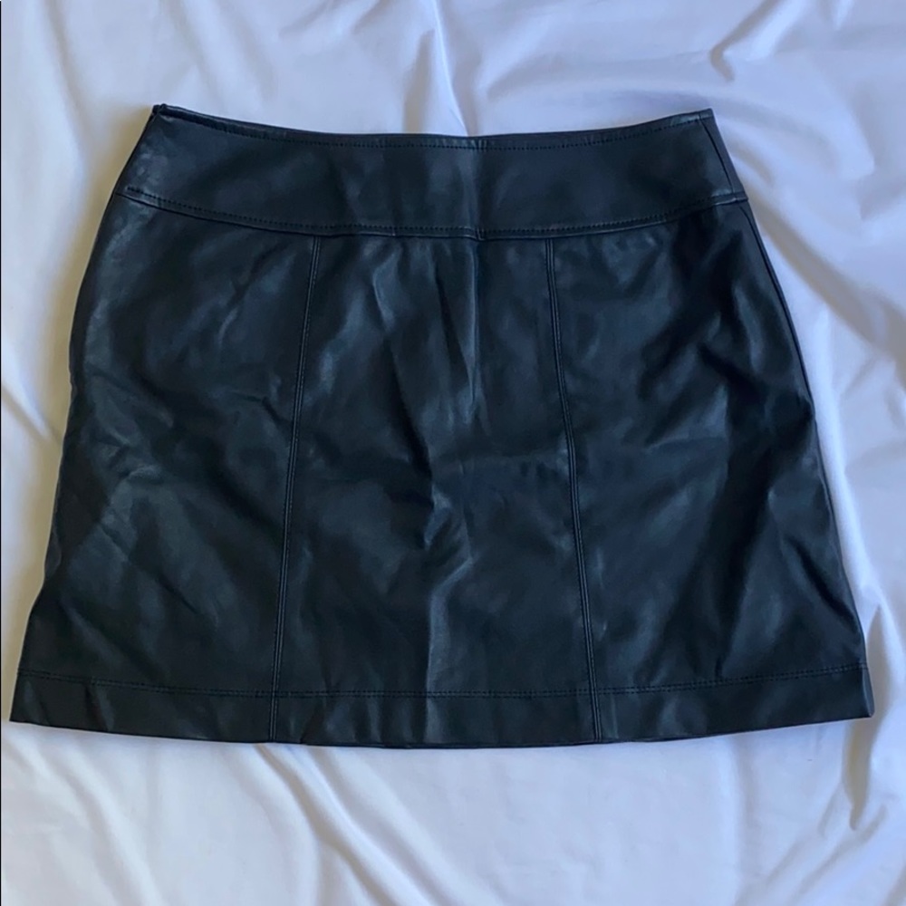 UNIQLO leather skirt